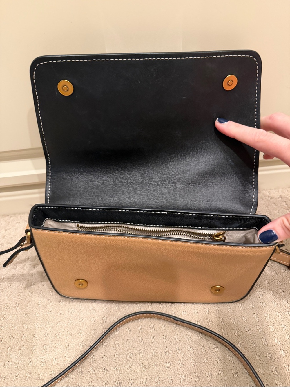 Liebeskind Tan Leather Crossbody with Gold Logo - Picture 3 of 9